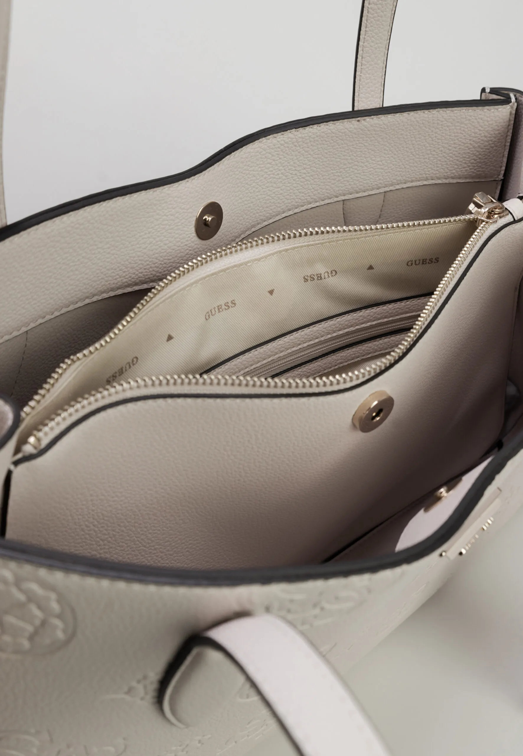 Borsa Guess KEANDRA GIRLFRIEND CARRYALL Rosa Cipria
