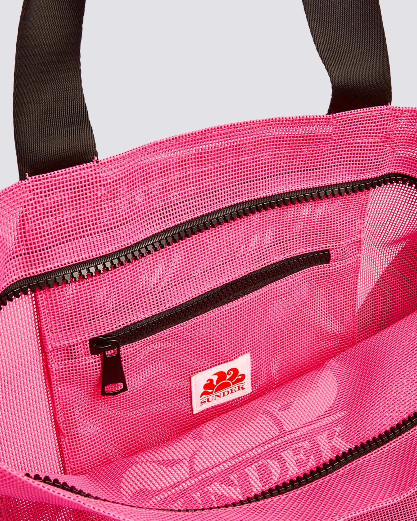 Borsa mare grande fucsia in mesh con base rivestita e tracolla removibile a contrasto di colore
