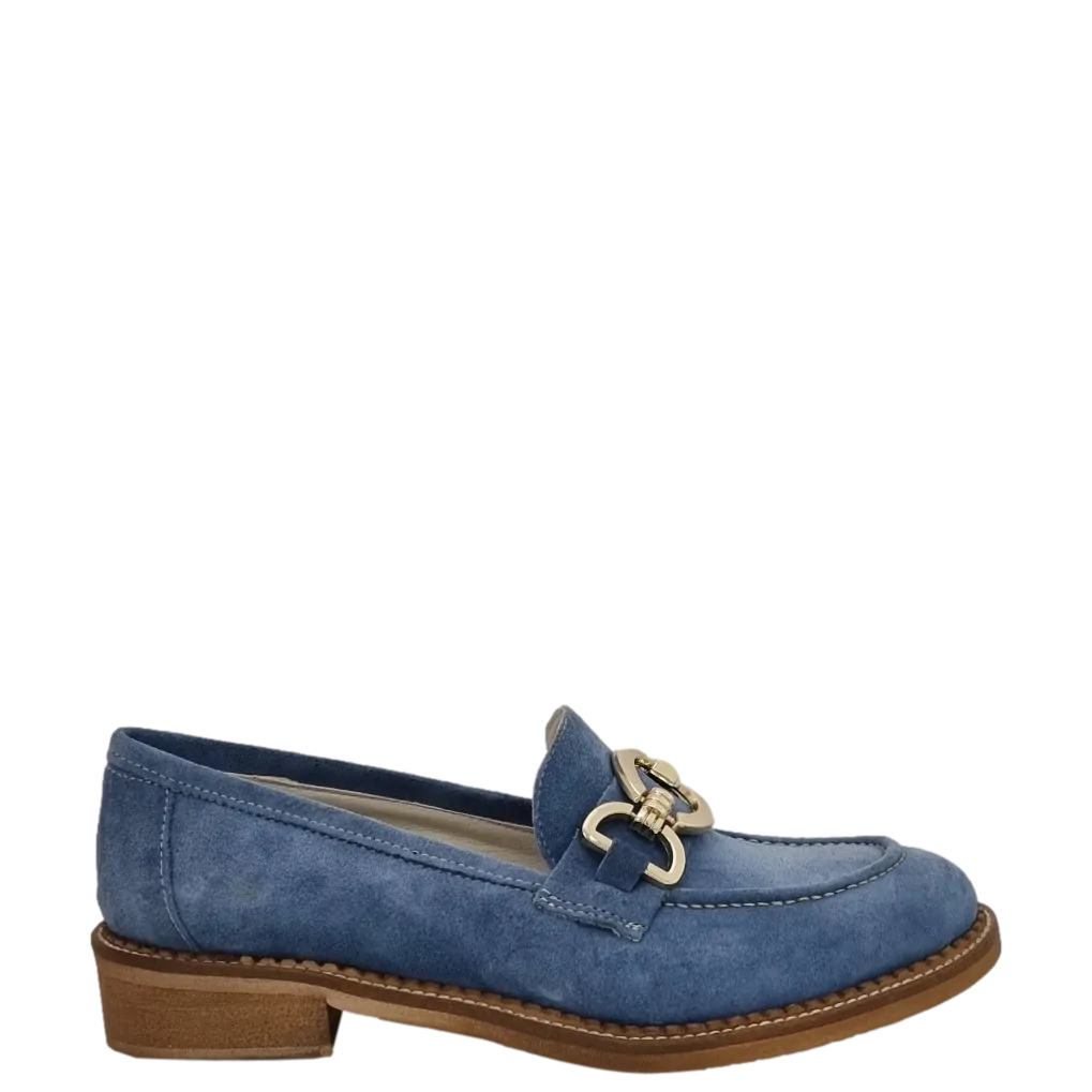 Mocassini in camoscio jeans con accessorio oro e fondo micro