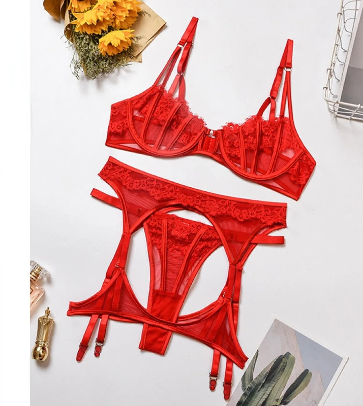 Set di lingerie in pizzo trasparente Set di biancheria intima trasparente con reggiseno in filo metallico e perizoma Set reggise