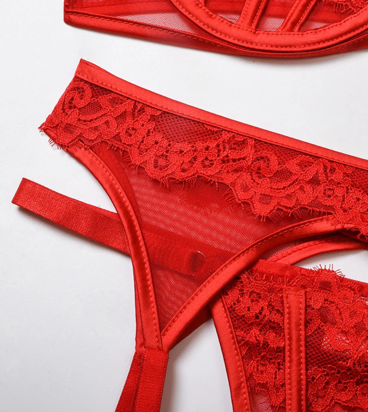 Set di lingerie in pizzo trasparente Set di biancheria intima trasparente con reggiseno in filo metallico e perizoma Set reggise