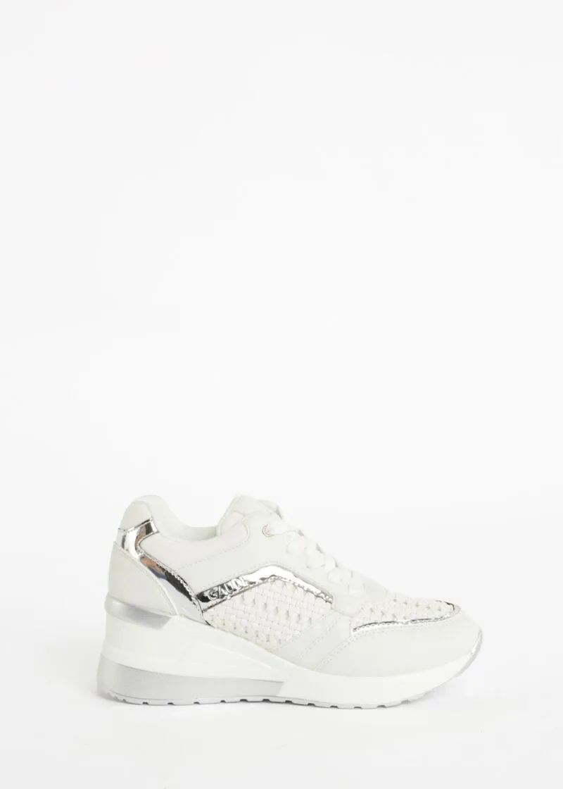 Sneaker con inserto laminato