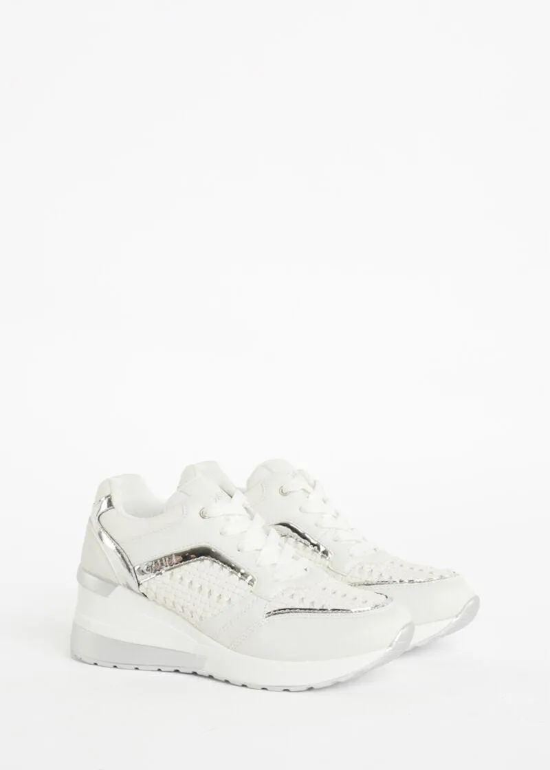 Sneaker con inserto laminato